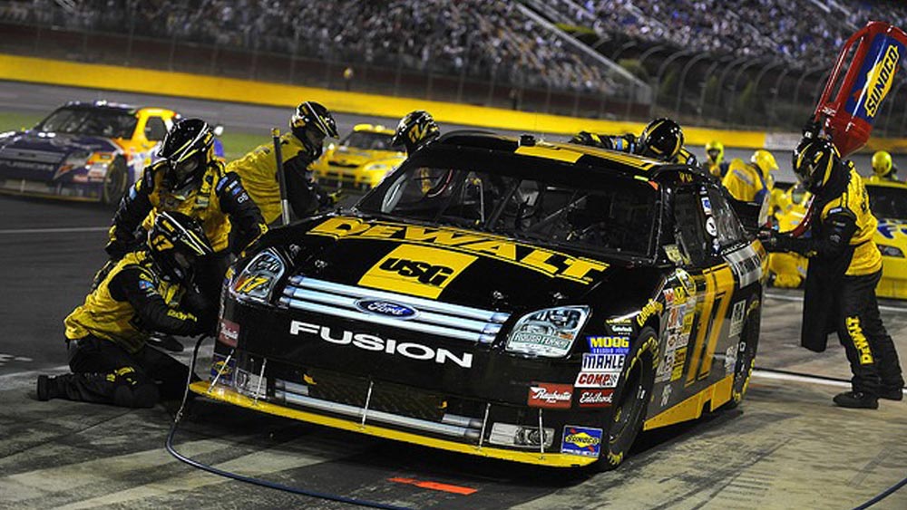 6 Secrets for Creating an Agile Development Team in 2 Weeks or Less Racing car quick tyre change and fuel refill